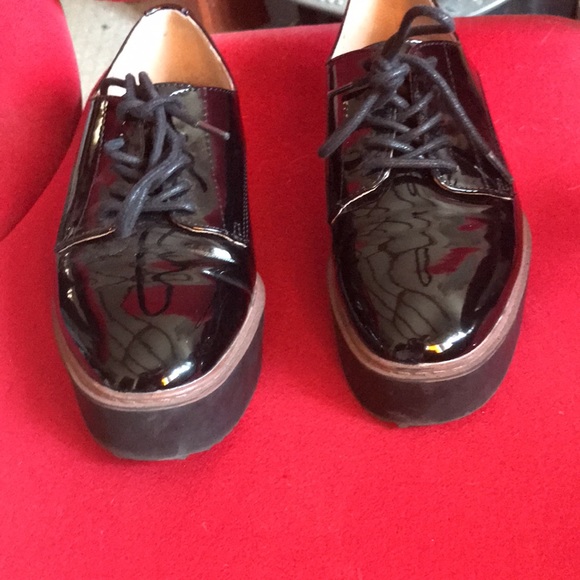 Patent non leather black shoes with chunky soles - Picture 5 of 7